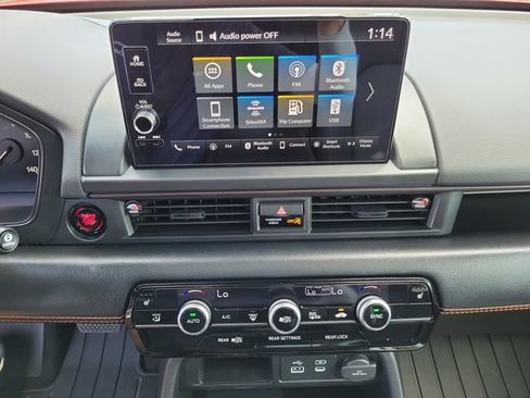 Used 2025 Honda Pilot TrailSport image 26