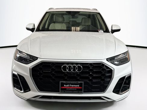 Used 2022 Audi Q5 e Premium Plus w/ Premium Plus Package image 2