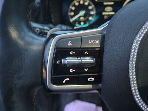 Used 2023 Kia Sorento SX image 19