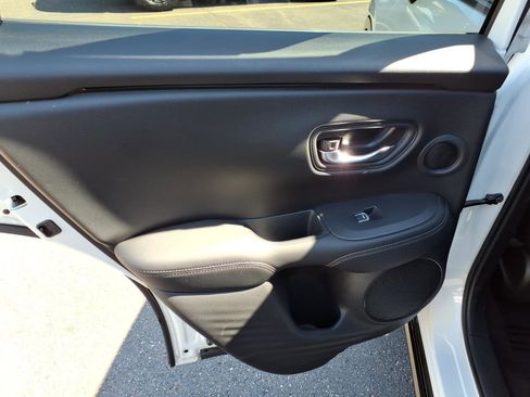Certified 2024 Honda HR-V EX-L image 9