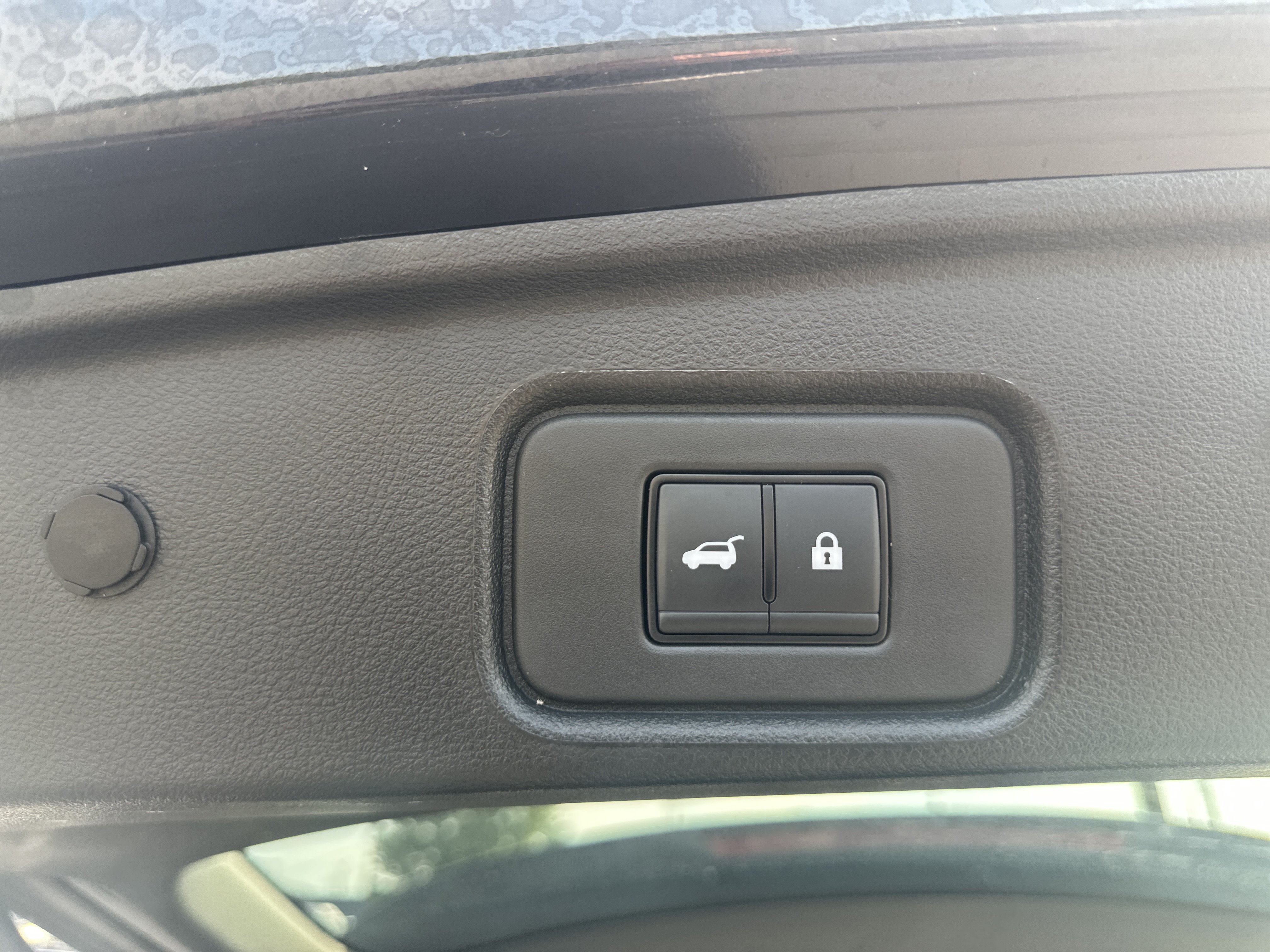 Certified 2024 Nissan Pathfinder SL w/ Black Appearance Package FWD image 19