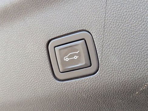 Used 2022 GMC Yukon Denali image 33