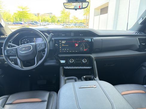 Used 2025 GMC Sierra 2500 AT4 w/ AT4 Premium Plus Package AWD/4WD image 31