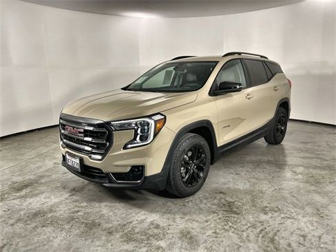 Used 2022 GMC Terrain AT4 w/ Infotainment Package II image 4