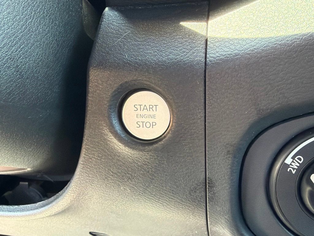 Used 2022 Nissan Frontier SV AWD/4WD image 20