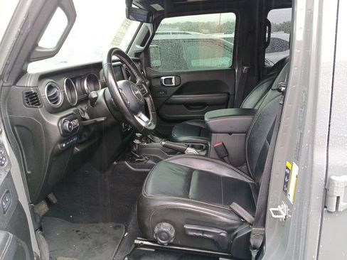 Used 2022 Jeep Wrangler Unlimited Sahara AWD/4WD image 7