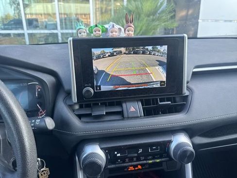 Used 2023 Toyota RAV4 LE image 8