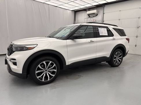 Used 2020 Ford Explorer ST w/ Premium Technology Package AWD/4WD image 3