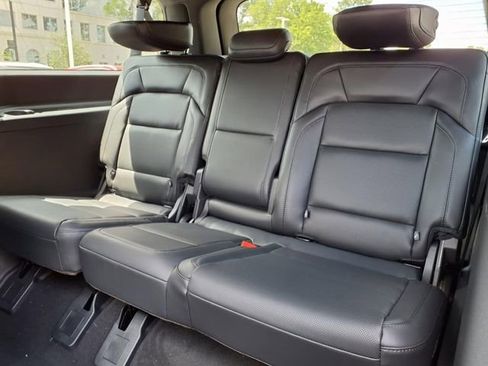 New 2025 Lincoln Navigator L Reserve w/ Jet Appearance Package AWD/4WD image 11