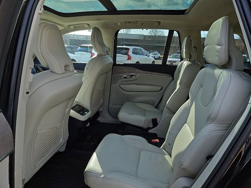 Certified 2023 Volvo XC90 B6 Ultimate w/ Protection Package image 10