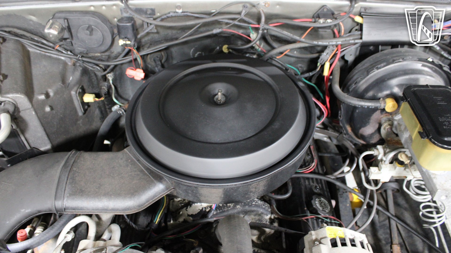 Used 1990 GMC Suburban 2WD image 17