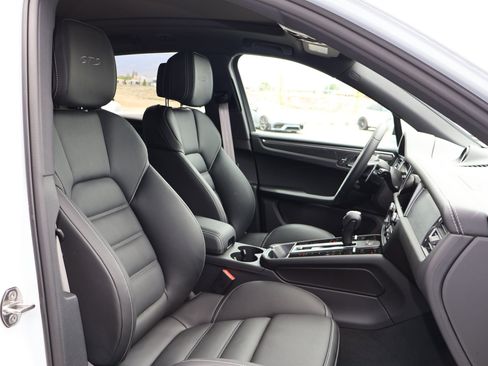 New 2026 Porsche Macan GTS AWD/4WD image 26