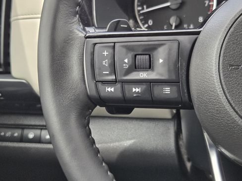 Used 2024 Nissan Pathfinder SL AWD/4WD image 24