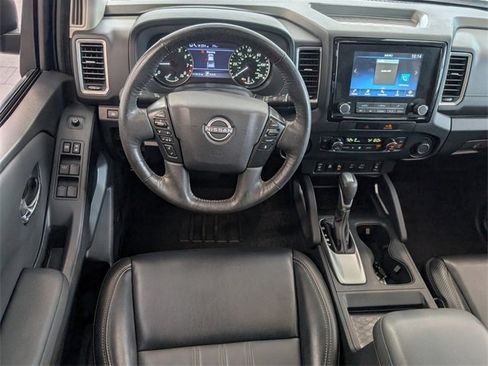Used 2022 Nissan Frontier SV w/ SV Premium Package image 8