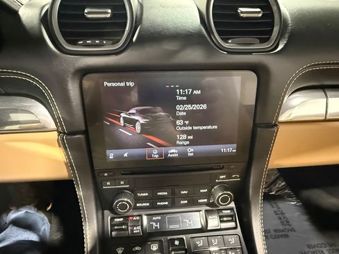 Used 2022 Porsche 718 Boxster image 45