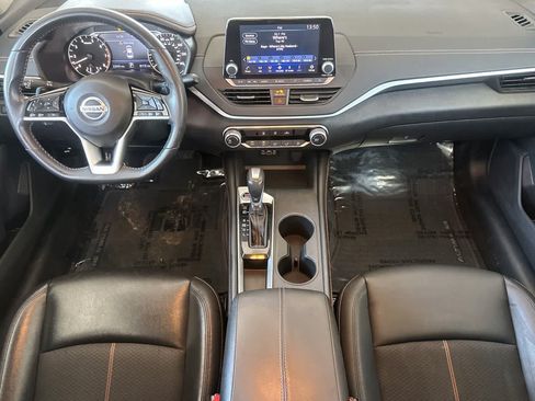 Used 2021 Nissan Altima 2.5 SR FWD image 3