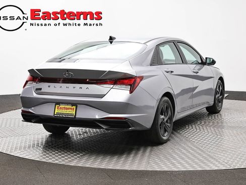 Used 2021 Hyundai Elantra SEL w/ Convenience Package FWD image 5