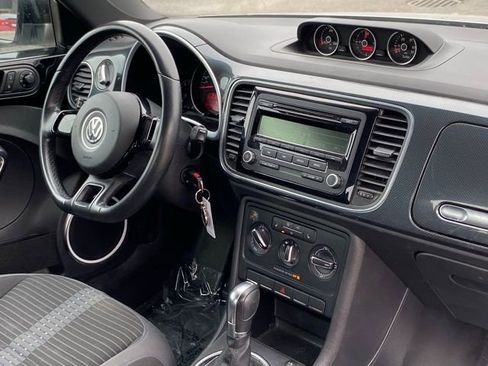 Used 2012 Volkswagen Beetle 2.0T image 17