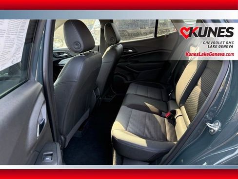 Used 2025 Chevrolet Trax LT FWD image 16