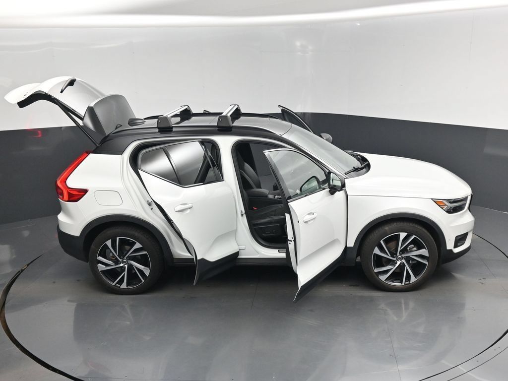 Used 2022 Volvo XC40 T5 R-Design AWD/4WD image 18