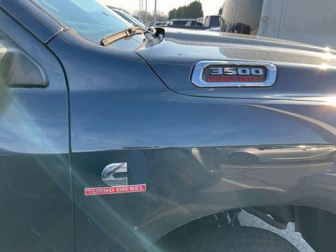 Used 2022 RAM 3500 Tradesman image 9