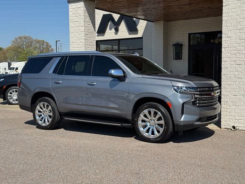 Used 2021 Chevrolet Tahoe Premier w/ Premium Package RWD image 17