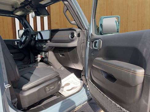Used 2025 Jeep Gladiator Sport AWD/4WD image 20