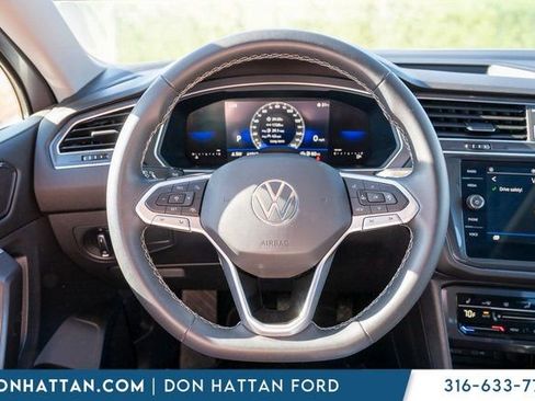 Used 2023 Volkswagen Tiguan SE image 6