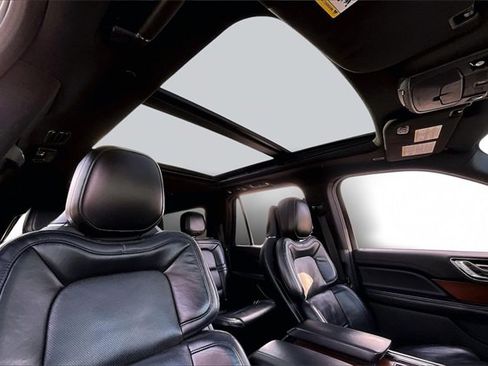 Used 2021 Lincoln Navigator L Reserve image 25