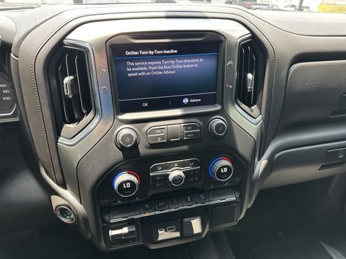 Used 2019 Chevrolet Silverado 1500 LT Trail Boss w/ Convenience Package AWD/4WD image 22