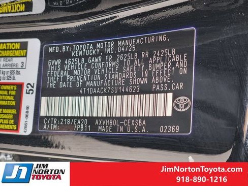 Used 2025 Toyota Camry SE image 33