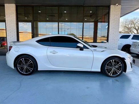 Used 2013 Scion FR-S image 2