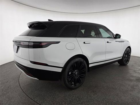 New 2026 Land Rover Range Rover Velar Dynamic SE image 2