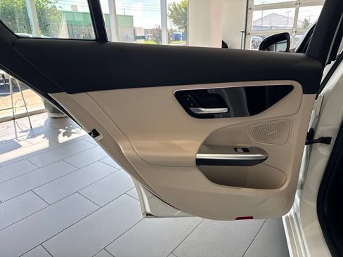 Used 2024 Mercedes-Benz C 300 4MATIC Sedan image 40