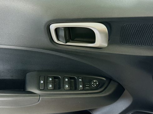 Used 2026 Hyundai Venue SEL FWD image 24