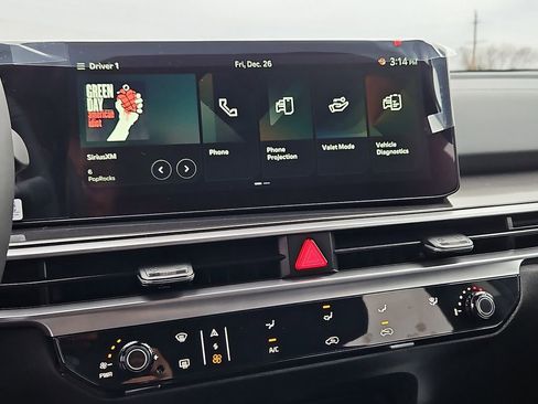 New 2026 Kia Sorento LX FWD image 11