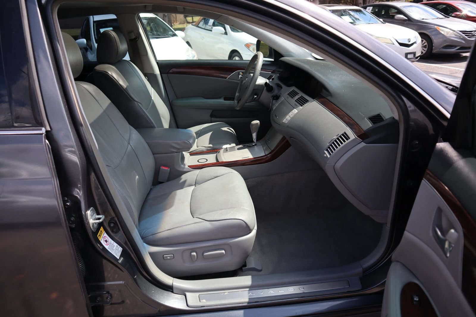 Used 2008 Toyota Avalon Limited FWD image 16