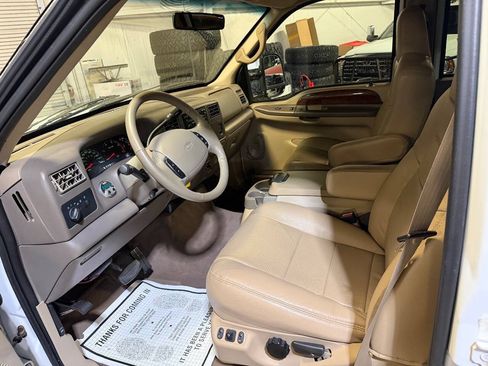 Used 2002 Ford F350 Lariat AWD/4WD image 3