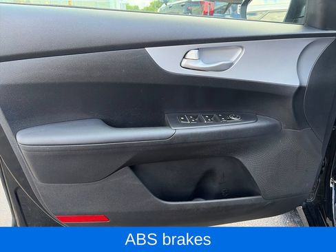 Used 2024 Kia Forte LXS FWD image 16