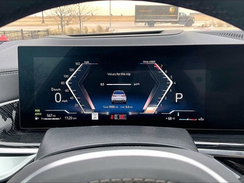 Used 2025 BMW X7 xDrive40i w/ M Sport Package image 22