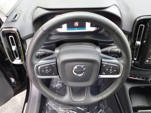 Used 2024 Volvo XC40 B5 Ultimate w/ Protection Package Premier AWD/4WD image 28