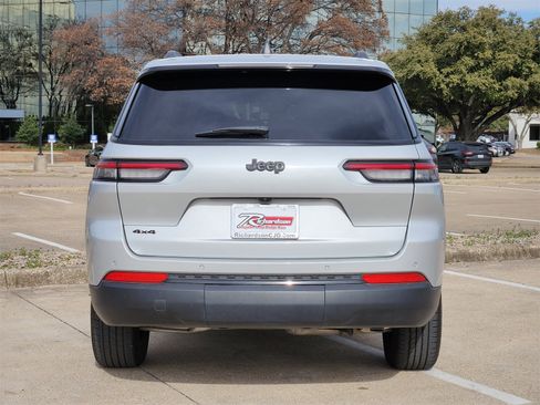 Used 2024 Jeep Grand Cherokee L Laredo image 5