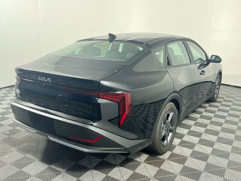 New 2025 Kia K4 LXS image 3