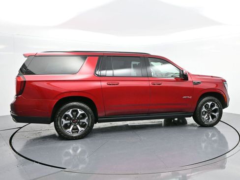 Used 2025 GMC Yukon XL AT4 Ultimate AWD/4WD image 8