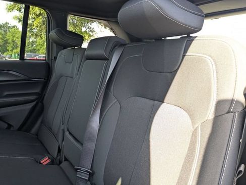 New 2026 Jeep Grand Cherokee Laredo RWD image 25