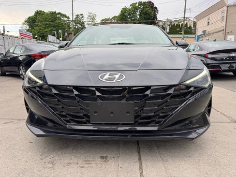 Used 2021 Hyundai Elantra SEL w/ Convenience Package FWD image 3