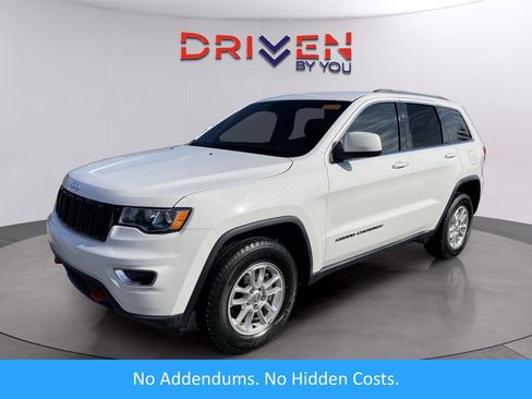 Used 2018 Jeep Grand Cherokee Laredo image 1