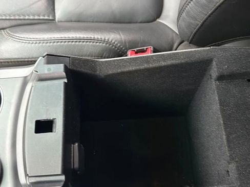 Used 2015 Ford Explorer XLT w/ Equipment Group 202A image 28