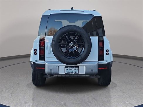 Used 2025 Land Rover Defender 110 S image 6