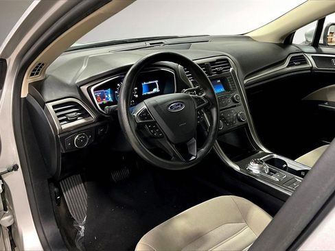 Used 2018 Ford Fusion S image 16